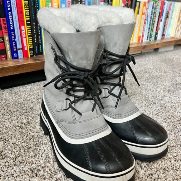 Sorel women's grey waterproof snow boot, size 9.5, like new. - Picture 3 of 6